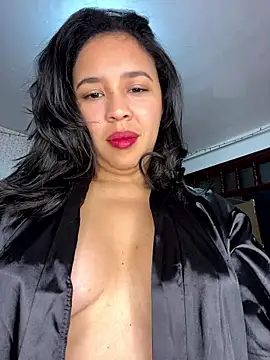 Snapshot of Esmerald_1111 chatting on 01-08-26, 11:23 Esmerald 1111 online show from 01-08-26, 11:23