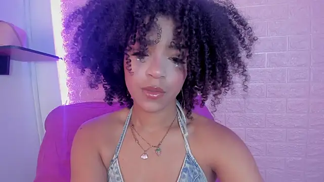 Snapshot of Serena_Fey chatting on 12-02-25, 12:10 Serena Fey online show from 12-02-25, 12:10