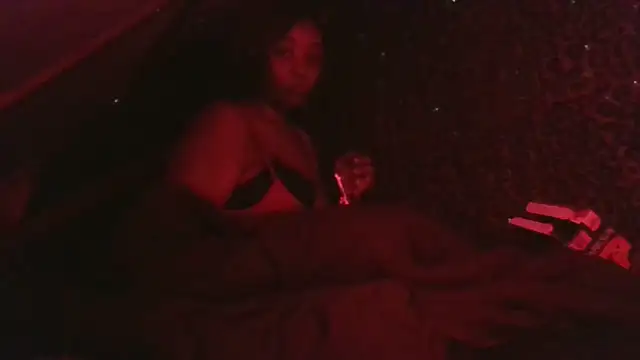 VenezuelaLuxeNoir online show from 12-21-25, 07:59