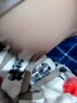 Snapshot of fati35flou chatting on 12-21-25, 06:48 fati35flou online show from 12-21-25, 06:48