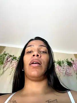 Snapshot of ArielleMillerr- chatting on 01-07-26, 05:48 ArielleMillerr- online show from 01-07-26, 05:48