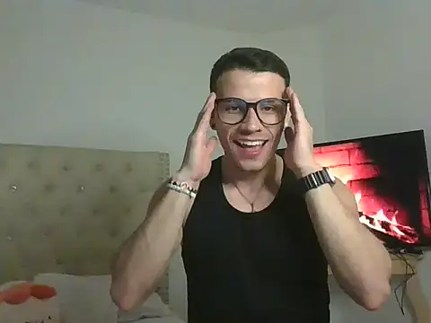 Liam se online show from 11-18-25, 04:06