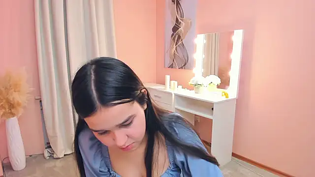 MeliaMelchiori online show from 11-21-25, 09:30