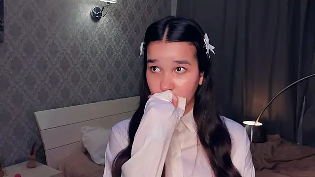 MeliaMelchiori online show from 12-17-25, 09:43