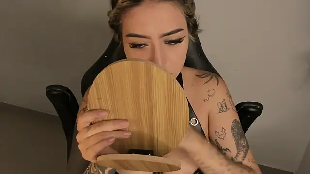 VeloraVyxen  online show from 03-07-26, 01:30