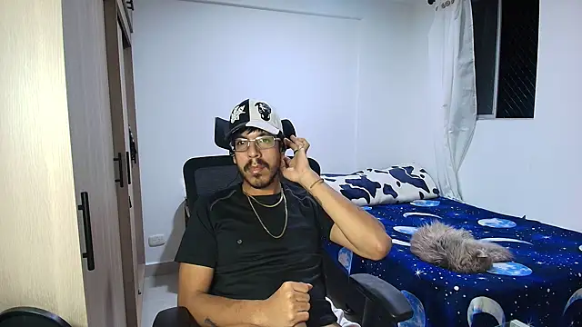 Snapshot of naitt_ chatting on 12-04-25, 09:40 naitt online show from 12-04-25, 09:40