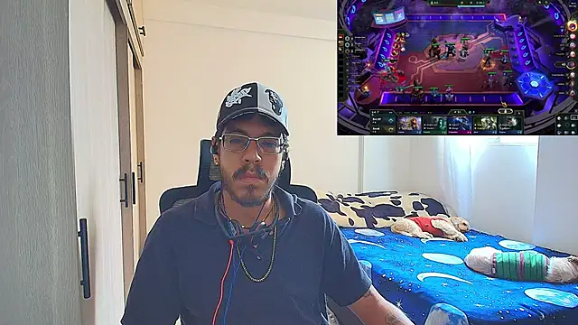 Snapshot of naitt_ chatting on 12-15-25, 04:11 naitt online show from 12-15-25, 04:11