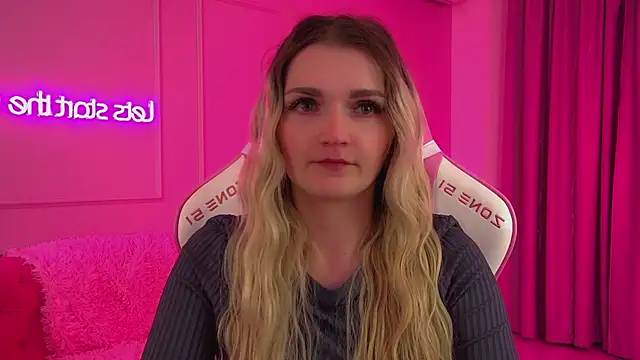 AnnyRaii online show from 02-07-26, 06:33