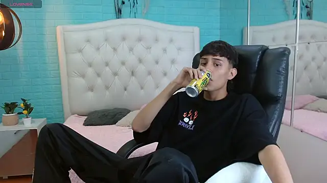 Snapshot of DraxBlade09 chatting on 01-16-26, 08:13 DraxBlade09 online show from 01-16-26, 08:13