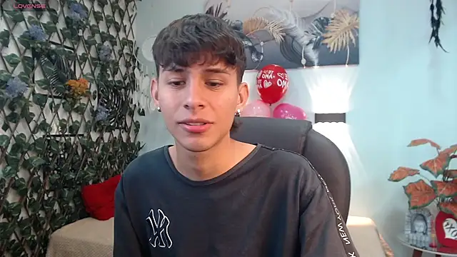 Snapshot of DraxBlade09 chatting on 02-11-26, 01:27 DraxBlade09 online show from 02-11-26, 01:27