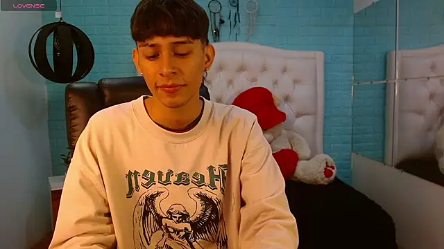 Snapshot of DraxBlade09 chatting on 02-26-26, 02:05 DraxBlade09 online show from 02-26-26, 02:05