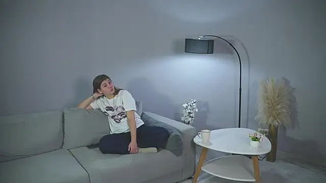 LyndaSkorcz online show from 11-23-25, 02:55