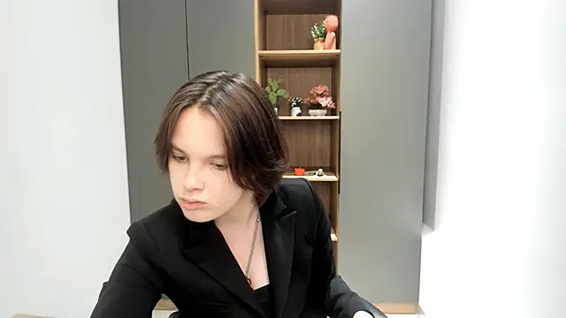 AlesiaYonke online show from 11-21-25, 09:41