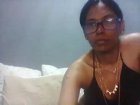 Snapshot of TiaBlaze chatting on 12-02-25, 02:01 TiaBlaze online show from 12-02-25, 02:01