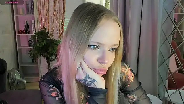 lucy loy online show from 01-18-26, 01:48