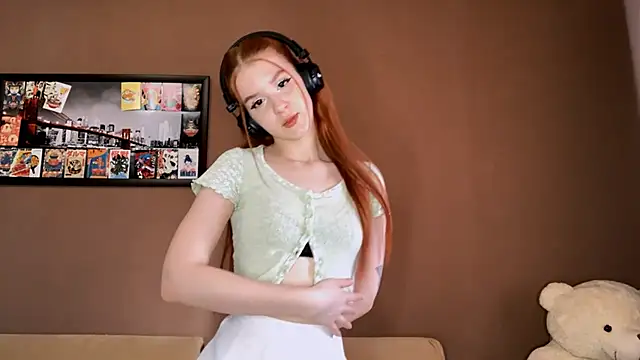 MichelinaCropleys online show from 11-25-25, 06:13