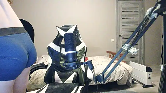 6thfingq online show from 12-20-25, 04:25