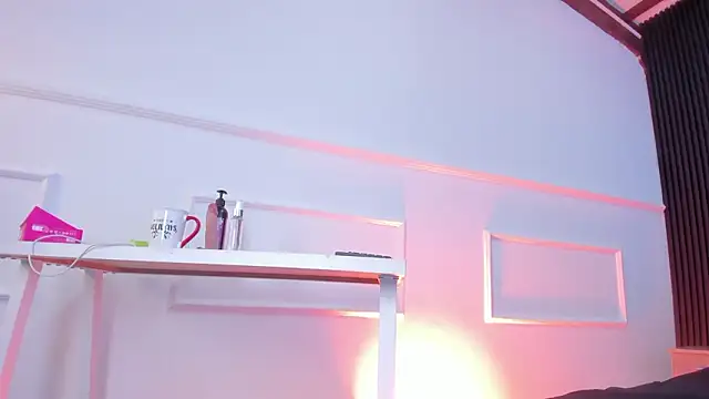 Snapshot of Sienarosewood chatting on 02-13-26, 03:57 Sienarosewood online show from 02-13-26, 03:57