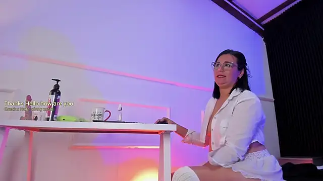 Snapshot of Sienarosewood chatting on 02-19-26, 04:08 Sienarosewood online show from 02-19-26, 04:08