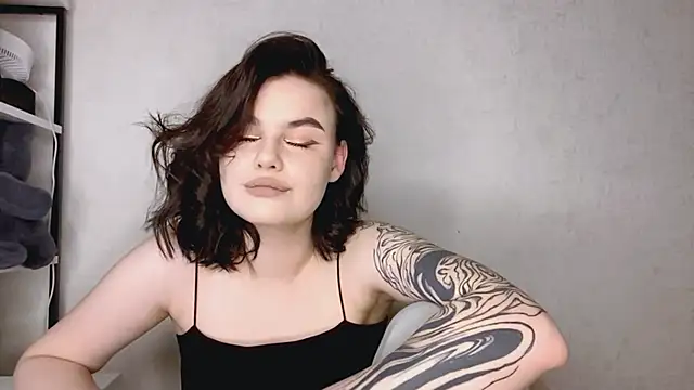 EllieVate online show from 11-20-25, 05:12