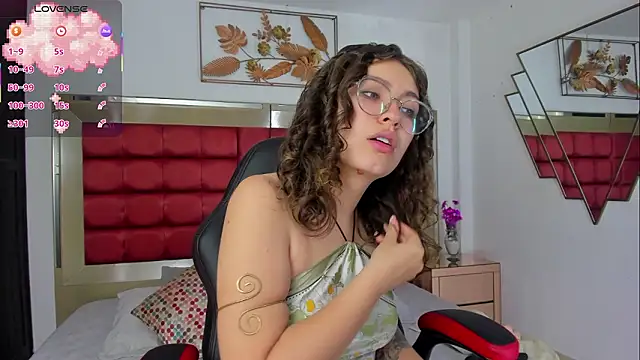 Snapshot of MarieTaylor_ chatting on 02-04-26, 06:14 MarieTaylor online show from 02-04-26, 06:14