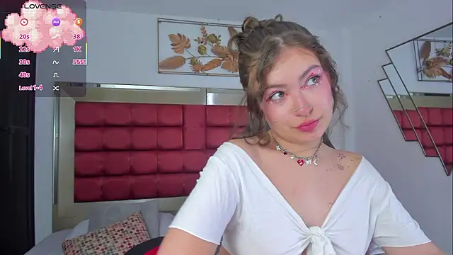 Snapshot of MarieTaylor_ chatting on 02-12-26, 12:16 MarieTaylor online show from 02-12-26, 12:16