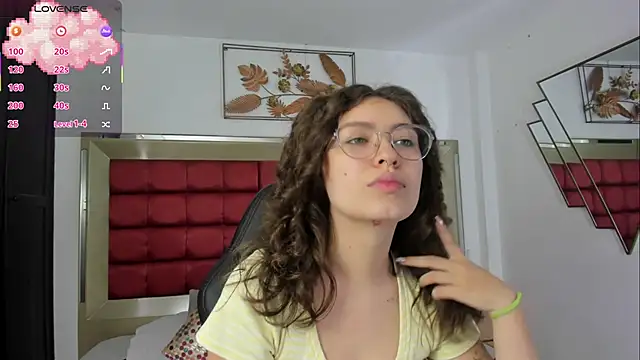 Snapshot of MarieTaylor_ chatting on 02-18-26, 06:26 MarieTaylor online show from 02-18-26, 06:26