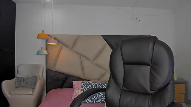 Snapshot of MarieTaylor_ chatting on 02-25-26, 06:28 MarieTaylor online show from 02-25-26, 06:28