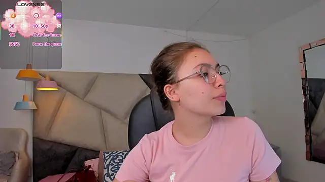 Snapshot of MarieTaylor_ chatting on 02-26-26, 06:18 MarieTaylor online show from 02-26-26, 06:18