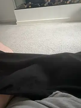 Snapshot of -bfc1882- chatting on 11-23-25, 08:58 -bfc1882- online show from 11-23-25, 08:58