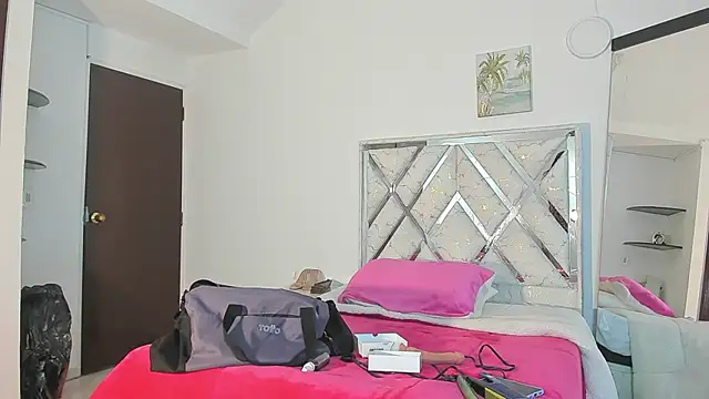 Valentinhaa online show from 12-04-25, 12:25