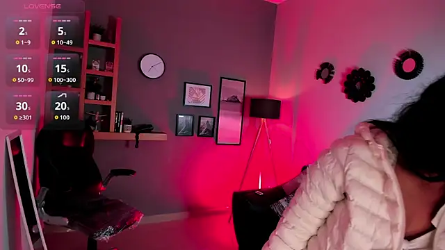 Snapshot of Violet_Kumar chatting on 11-29-25, 08:23 Violet Kumar online show from 11-29-25, 08:23