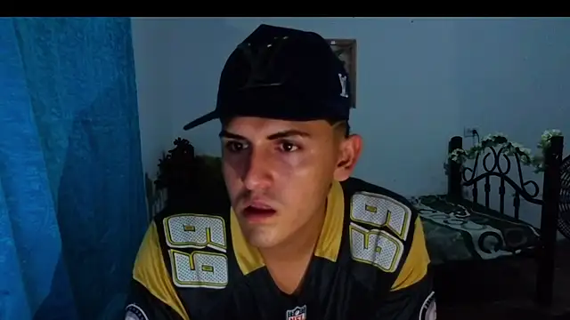 yan-l18 online show from 11-20-25, 02:56