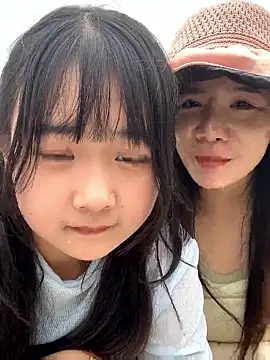 Snapshot of wanwan-19 chatting on 11-20-25, 03:39 wanwan-19 online show from 11-20-25, 03:39