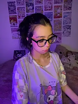 Snapshot of Valen-Foxx1 chatting on 12-15-25, 05:34 Valen-Foxx1 online show from 12-15-25, 05:34