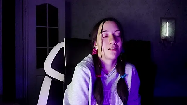 NildaGerrero online show from 11-20-25, 07:35