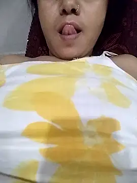 Hott myraa online show from 01-08-26, 07:27