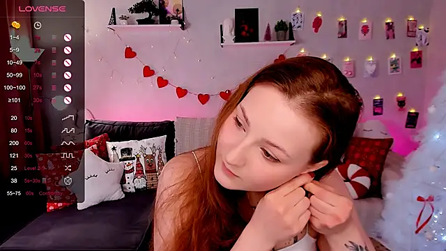 velvet cherry  online show from 12-21-25, 08:54