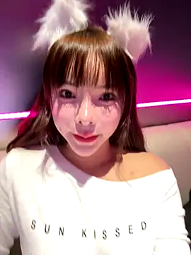 Snapshot of bingmeiren_missy chatting on 11-19-25, 06:08 bingmeiren missy online show from 11-19-25, 06:08