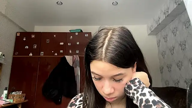 Snapshot of DebbiGoodknight chatting on 11-28-25, 07:44 DebbiGoodknight online show from 11-28-25, 07:44