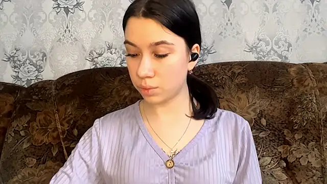 Snapshot of DebbiGoodknight chatting on 12-17-25, 07:47 DebbiGoodknight online show from 12-17-25, 07:47