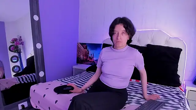 Snapshot of CoralAndOcean_ chatting on 11-28-25, 12:41 CoralAndOcean online show from 11-28-25, 12:41