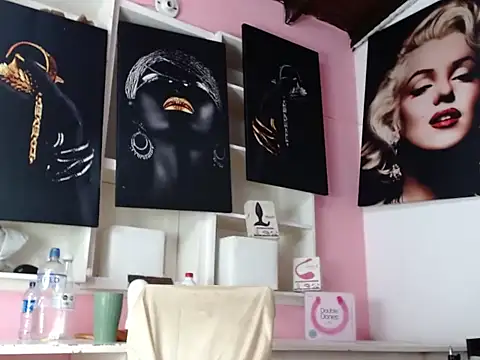 Snapshot of crissex3 chatting on 02-17-26, 01:29 crissex3 online show from 02-17-26, 01:29