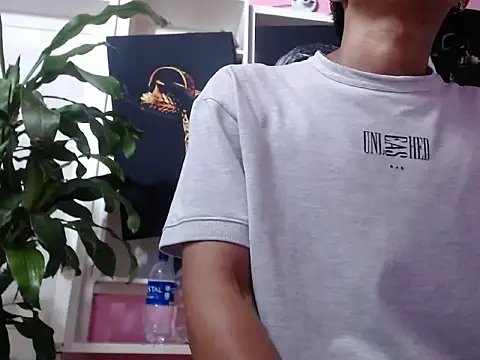 Snapshot of crissex3 chatting on 02-25-26, 02:27 crissex3 online show from 02-25-26, 02:27