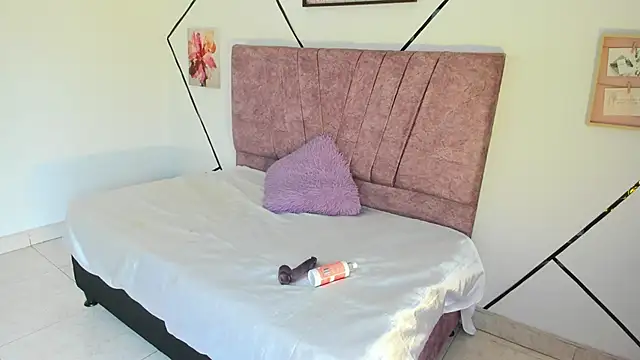 Julieta Lein  online show from 12-03-25, 08:40