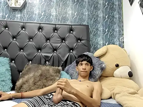 Snapshot of cruzitojpx18 chatting on 11-28-25, 07:33 cruzitojpx18 online show from 11-28-25, 07:33