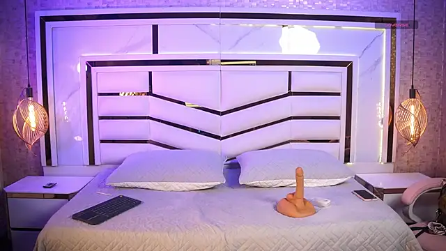 Snapshot of luciana_agudelo chatting on 12-18-25, 07:53 luciana agudelo online show from 12-18-25, 07:53