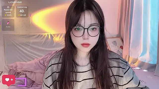 Snapshot of -Angela chatting on 11-30-25, 03:43 -Angela online show from 11-30-25, 03:43