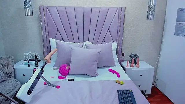 ViolettFrosst online show from 11-20-25, 06:07