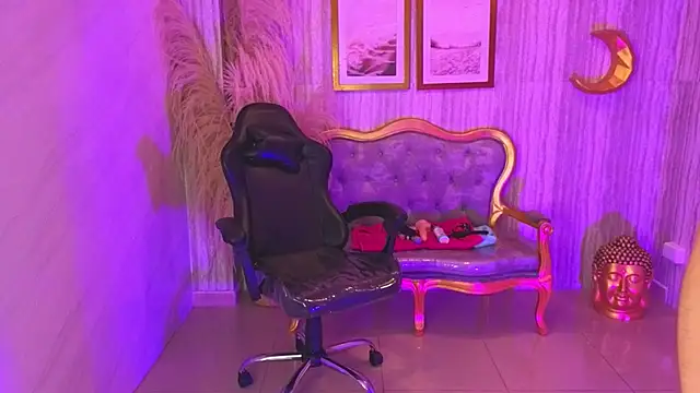 lexie s online show from 12-22-25, 08:17